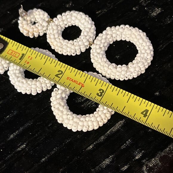 Vintage White Graduated Seed Bead Hoop Dangle Pierced Earrings Geometric 3.5” - Picture 7 of 8